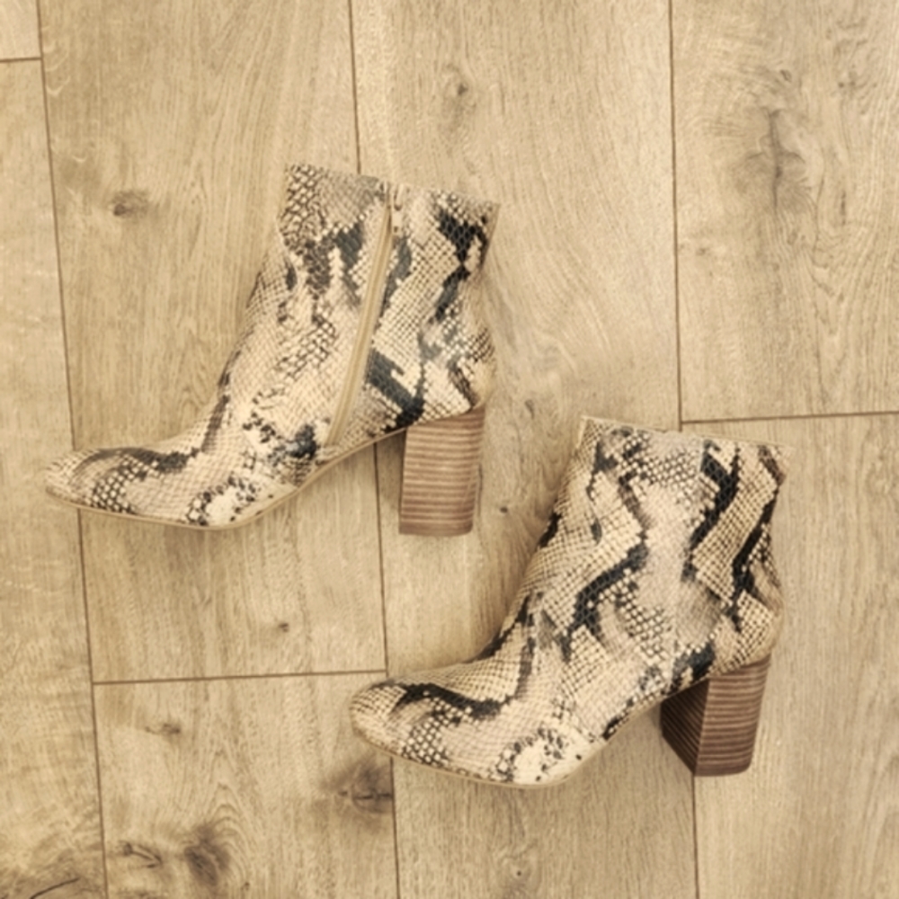 Lucky Brand Leis Snake Animal Print Booties.